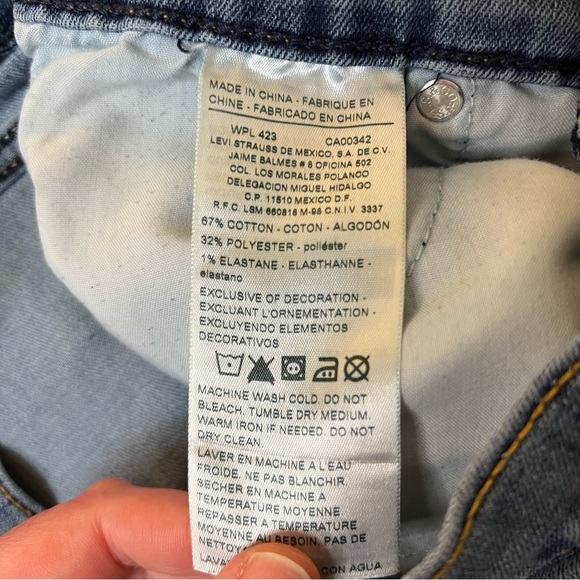 Signature by Levi Strauss & Co. High Waisted Shortie Size 4 - Picture 5 of 7